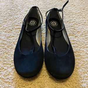 Black flats from Old Navy, NWOT. Size 8.